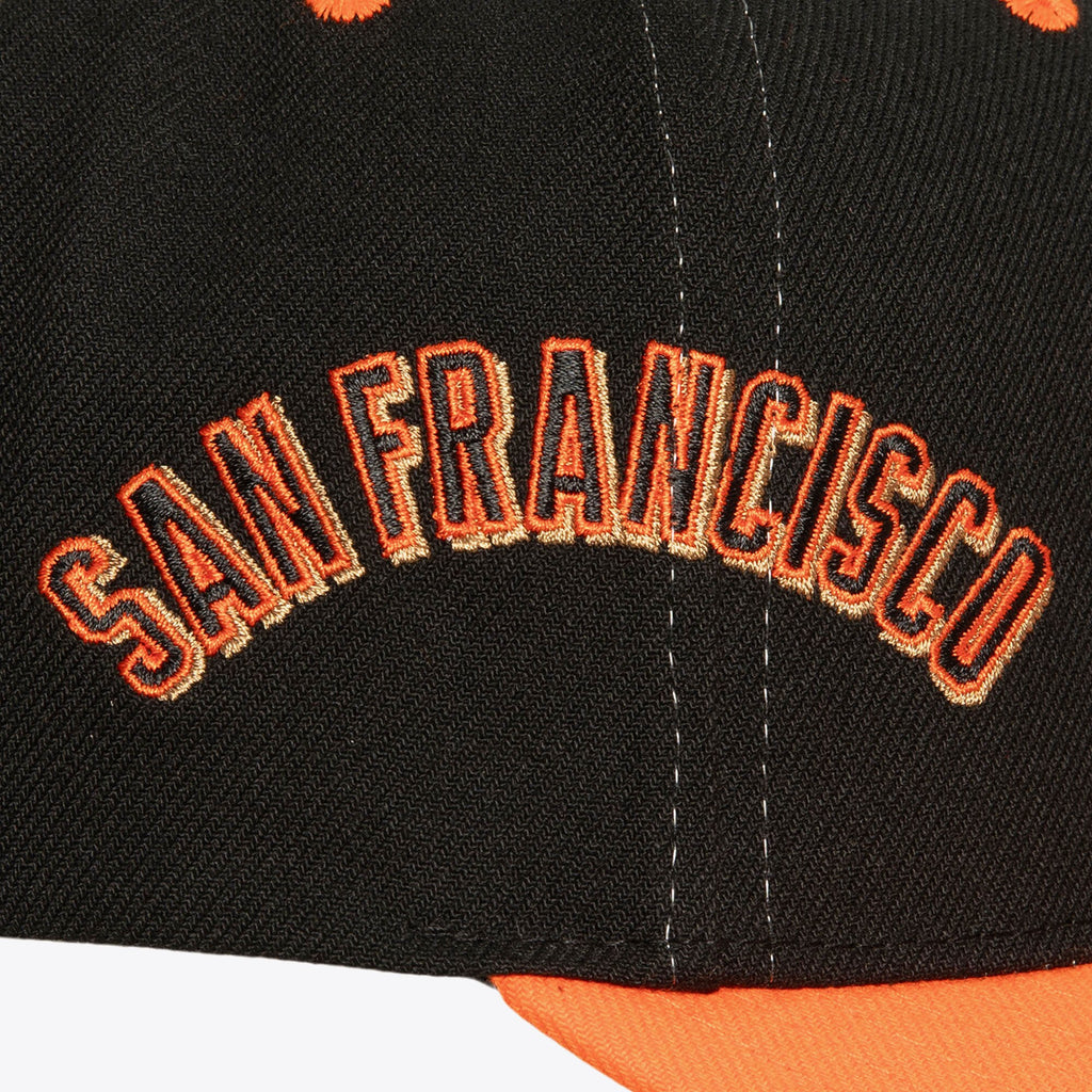 Mens Mitchell & Ness MLB OVERBITE PRO SNAPBACK GIANTS