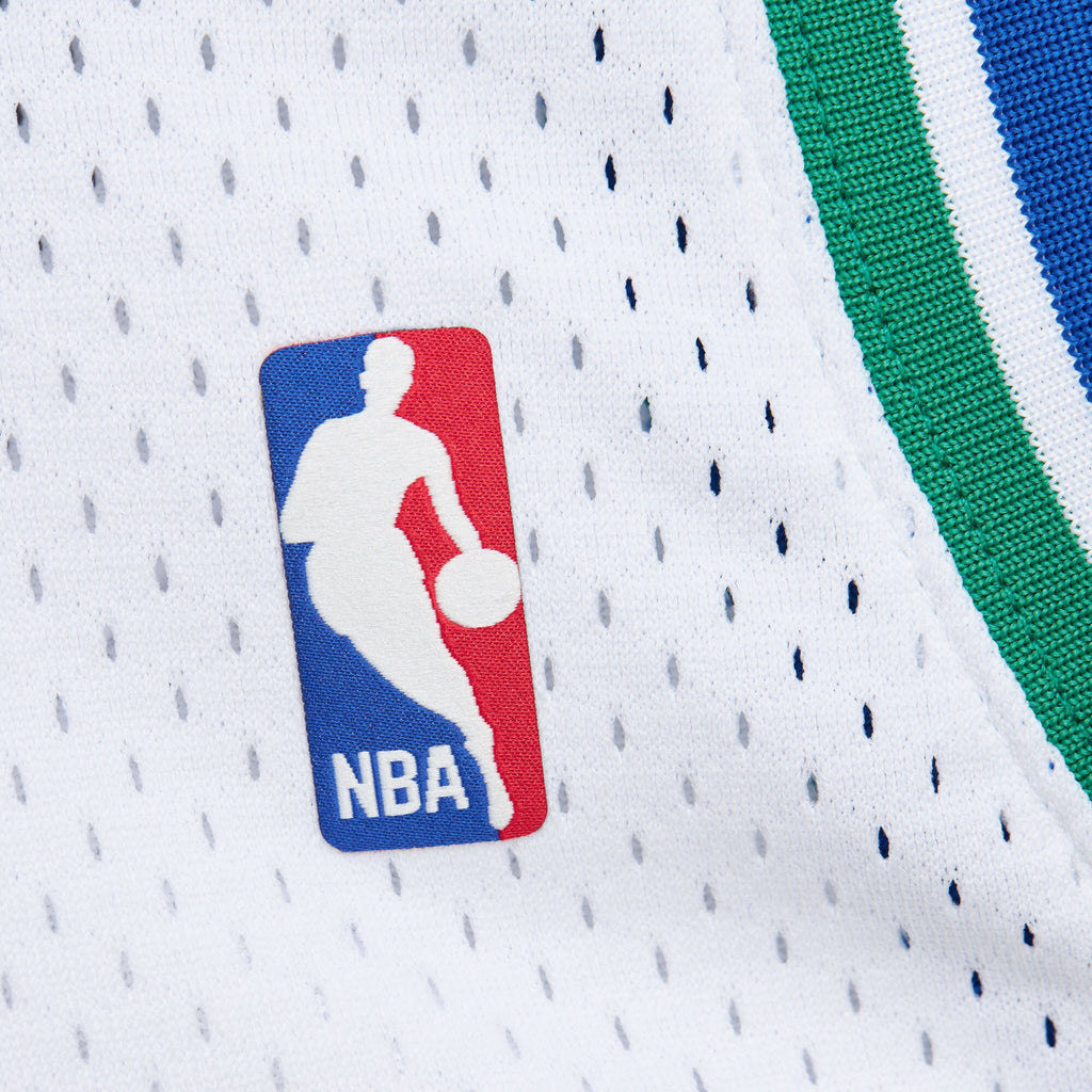 Mens Mitchell & Ness NBA SWINGMAN JERSEY MAVERICKS 1998 DIRK NOWITZKI