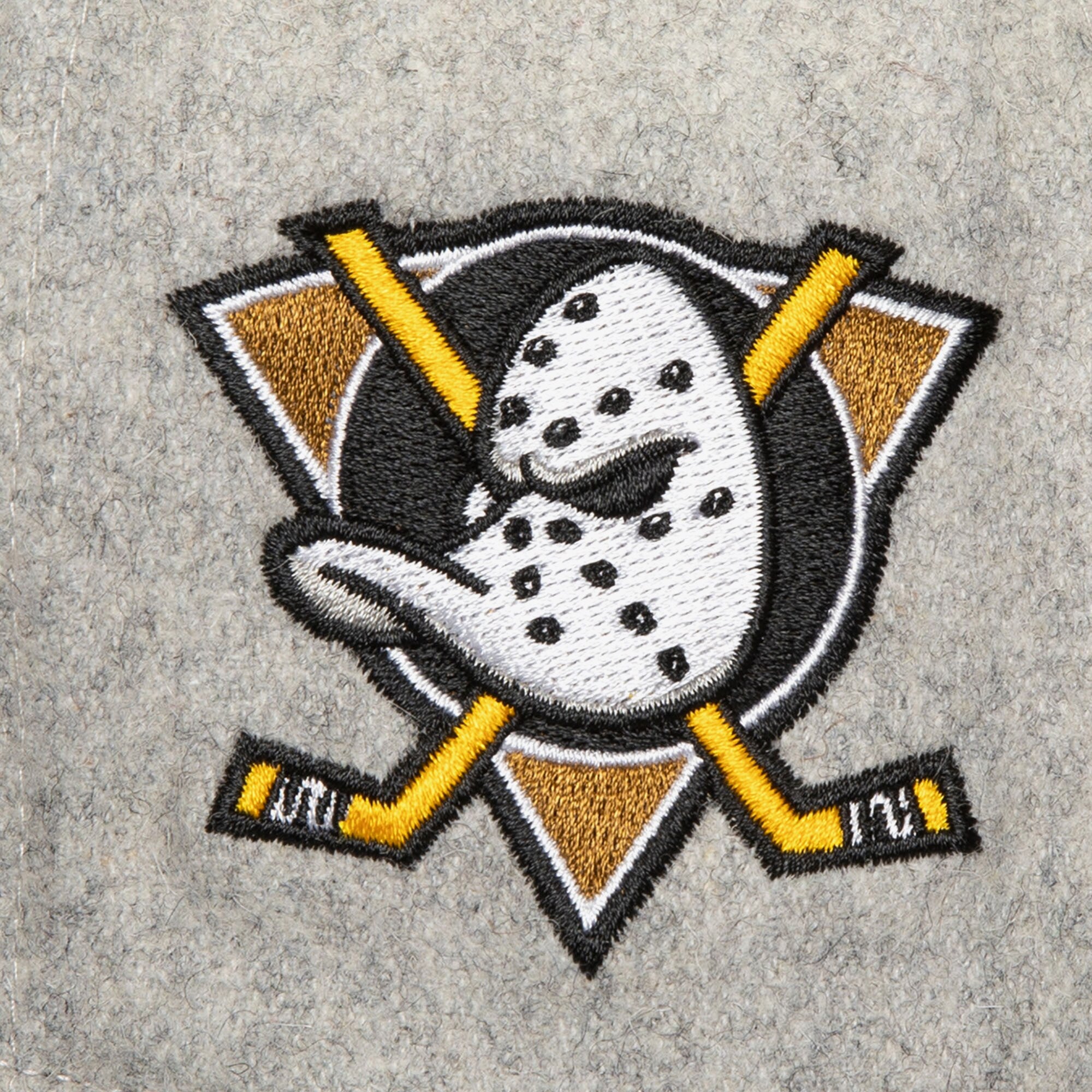 Mens Mitchell & Ness NHL TAILSWEEP 2.0 MELTON SNAPBACK DUCKS