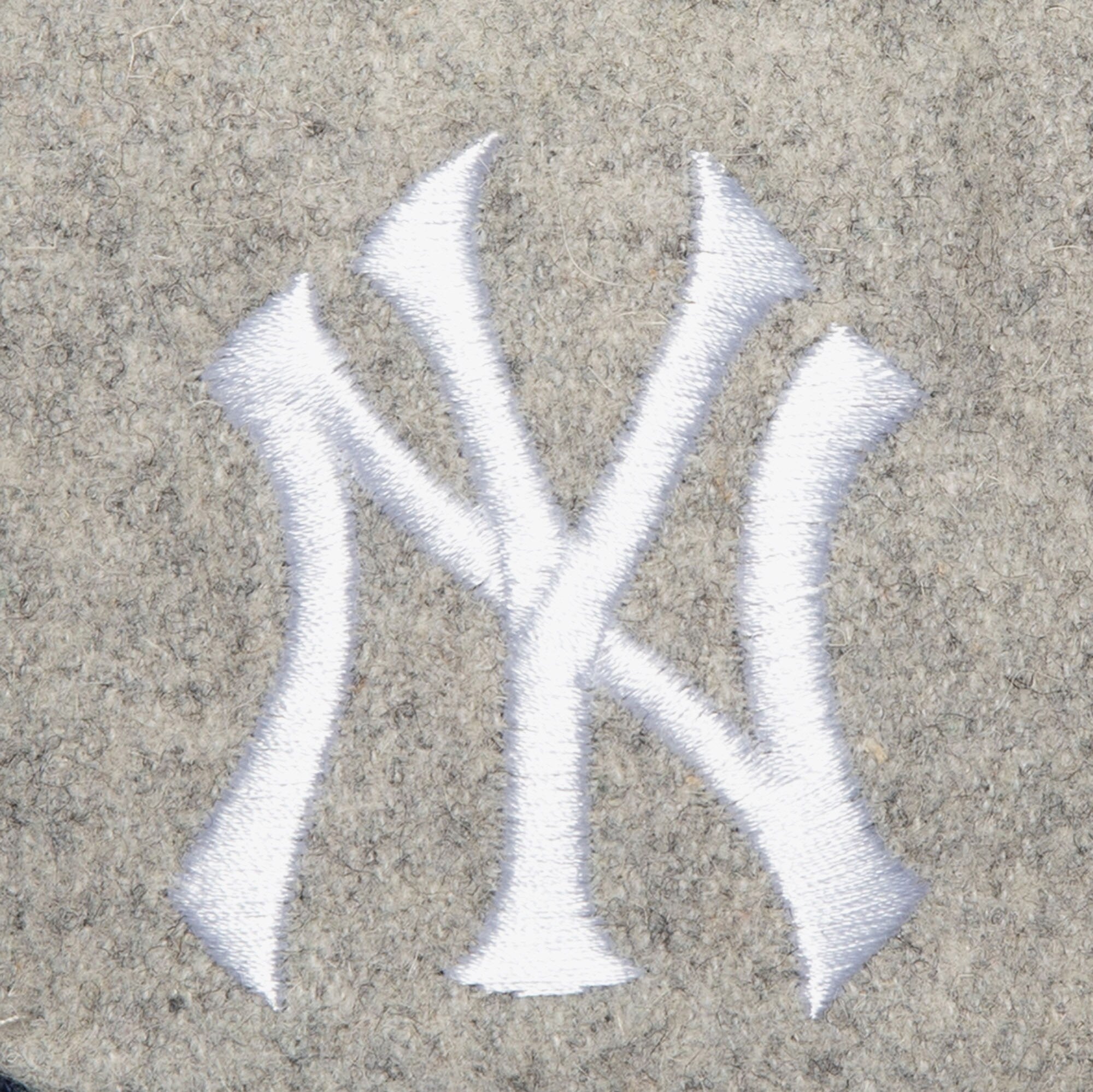 Mens Mitchell & Ness MLB TAILSWEEP 2.0 MELTON SNAPBACK YANKEES