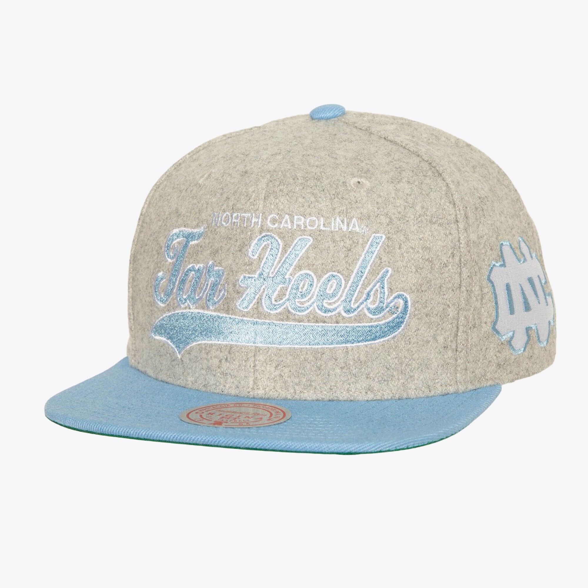 Mens Mitchell & Ness NCAA TAILSWEEP 2.0 MELTON SNAPBACK V NORTH CAROLINA