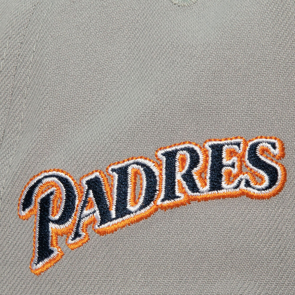 Mens Mitchell & Ness MLB AWAY SNAPBACK COOP PADRES