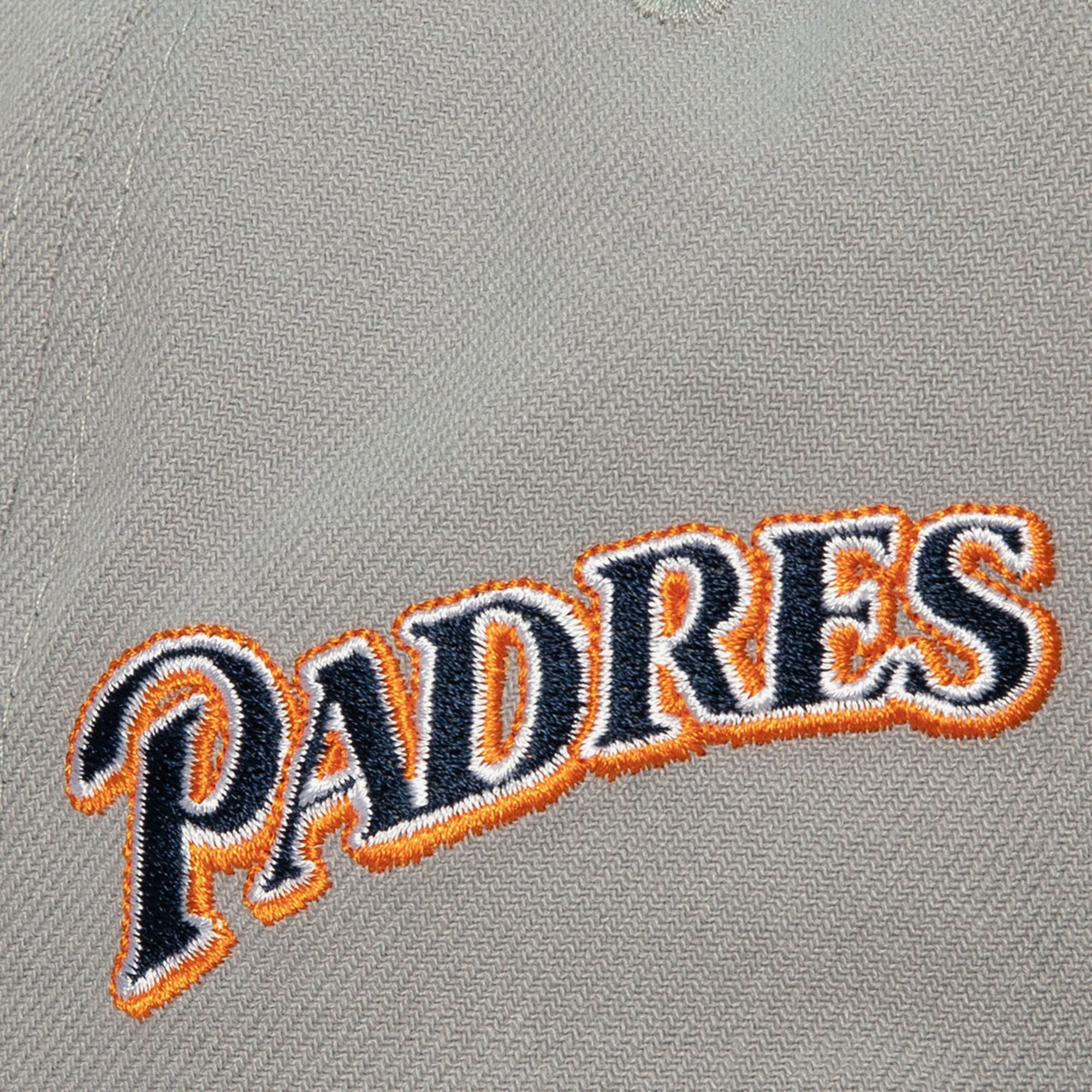 Mens Mitchell & Ness MLB AWAY SNAPBACK COOP PADRES