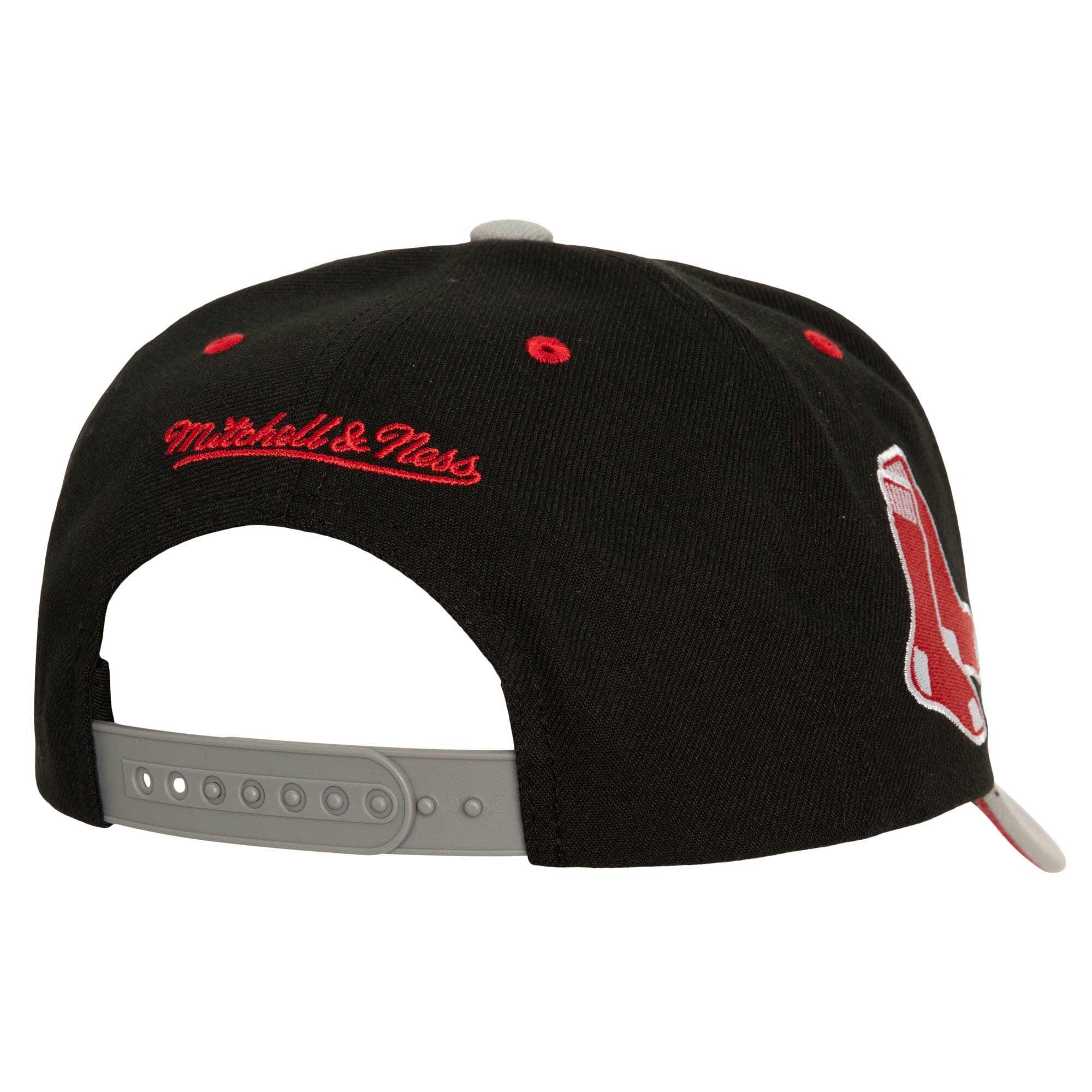 MENS MITCHELL & NESS MLB BRED PRO SNAPBACK RED SOX - BLACK