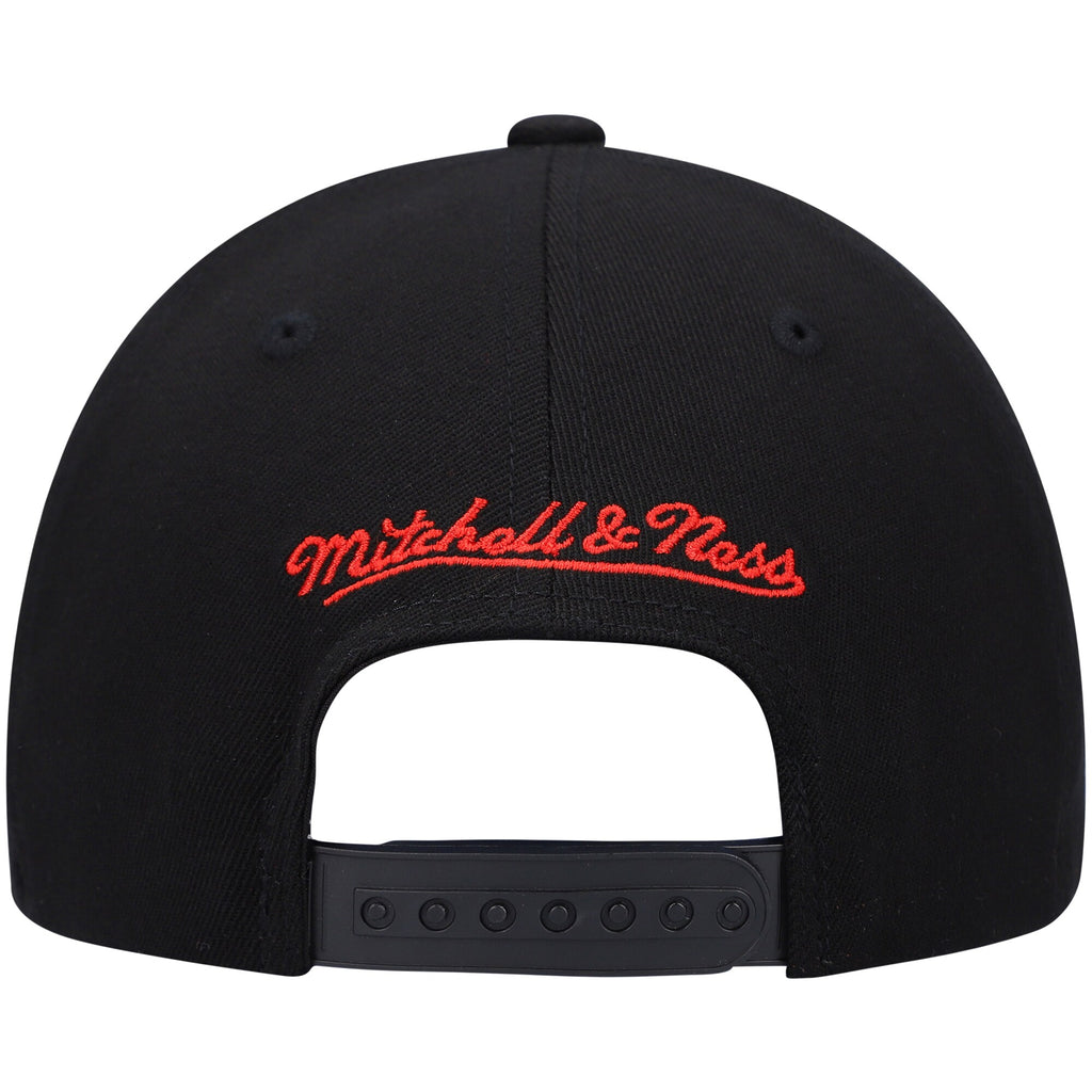 [6HSSMM19360-CBUBLCK] MENS NBA CHICAGO BULLS FOUNDATION SCRIPT STRECTH SNAPBACK