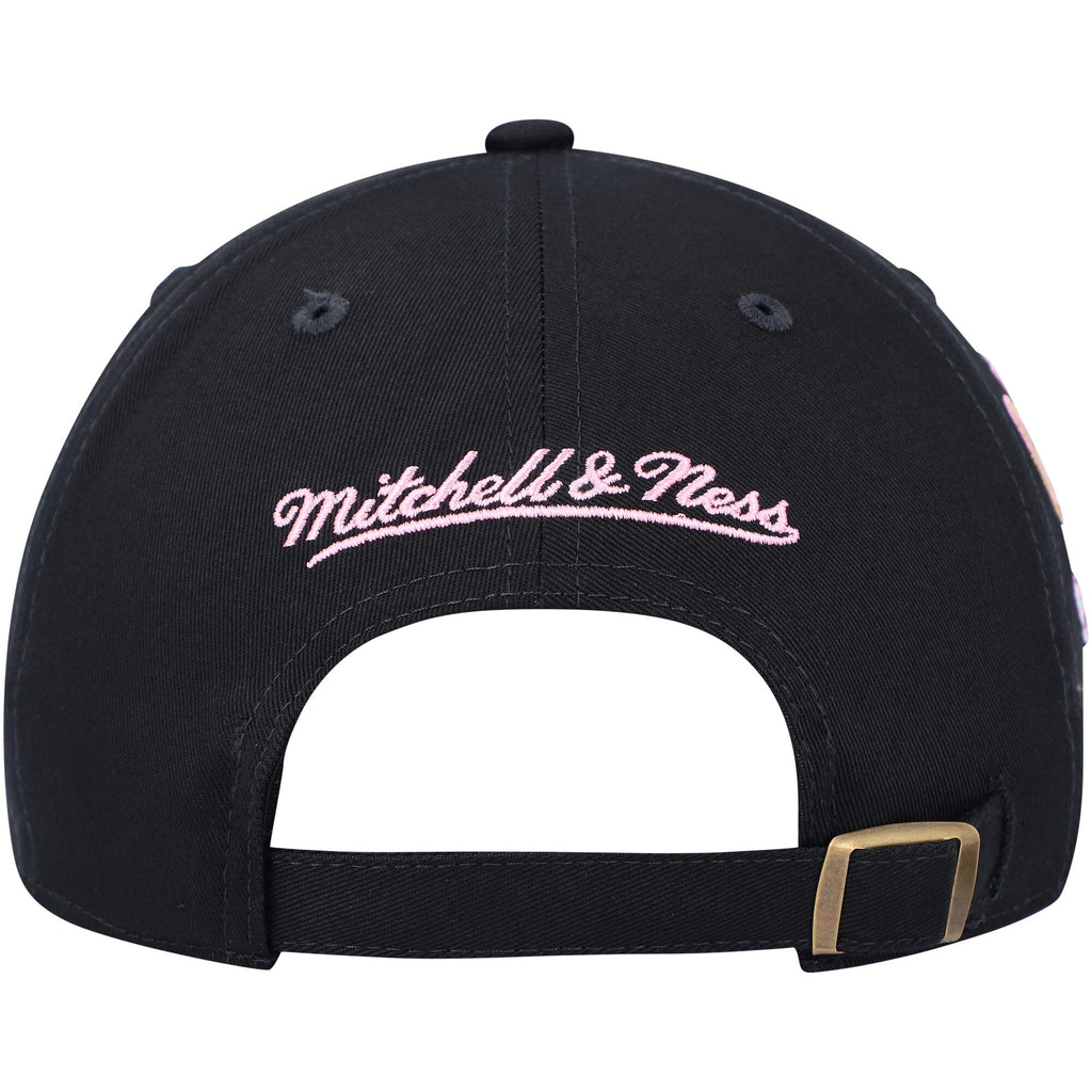MENS MITCHELL & NESS NBA SIDEWALK SKETCH STRAPBACK HWC BULLS - BLACK