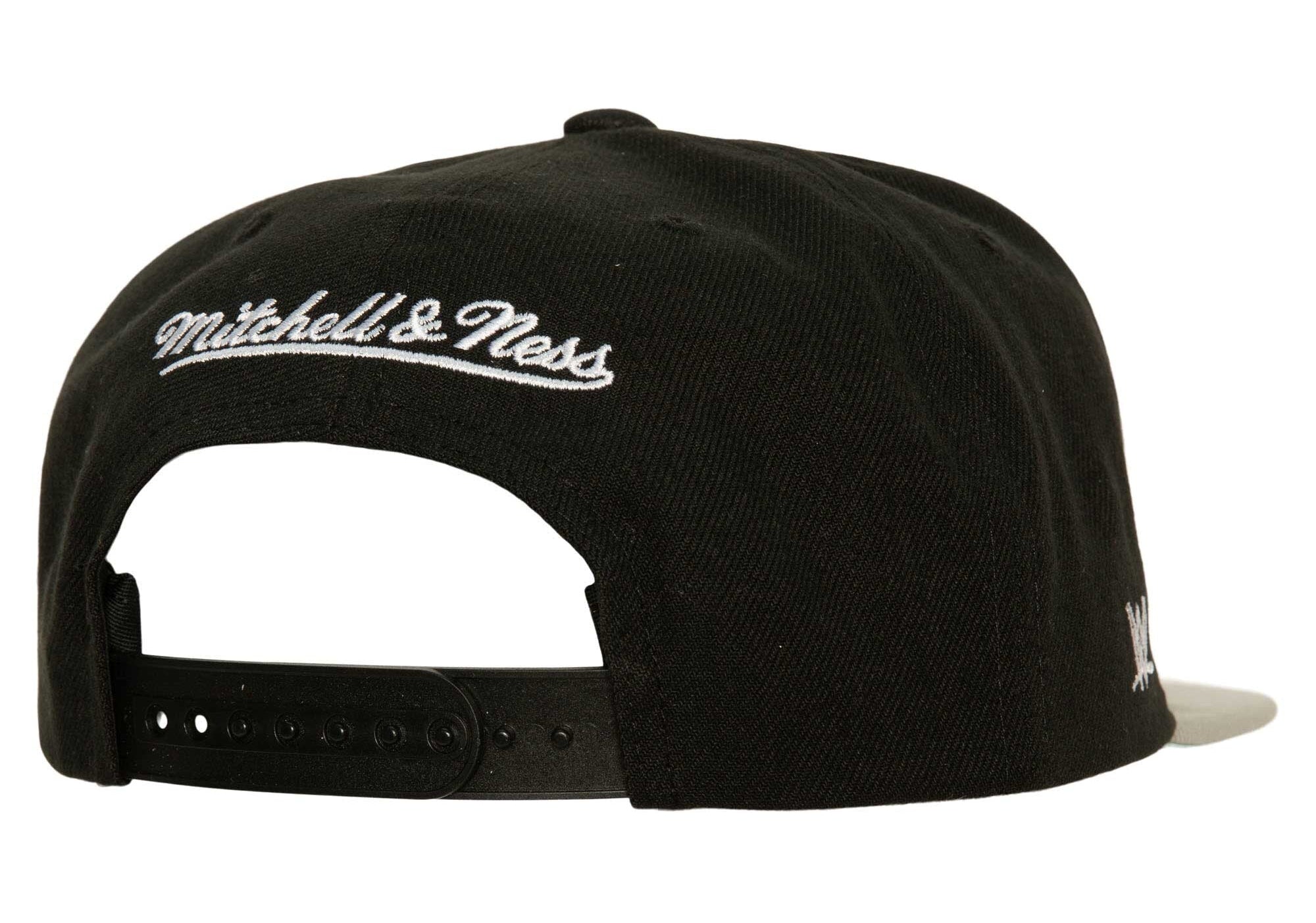 MENS MITCHELL & NESS WWE DEADSTOCK SNAPBACK NEW WORLD ORDER