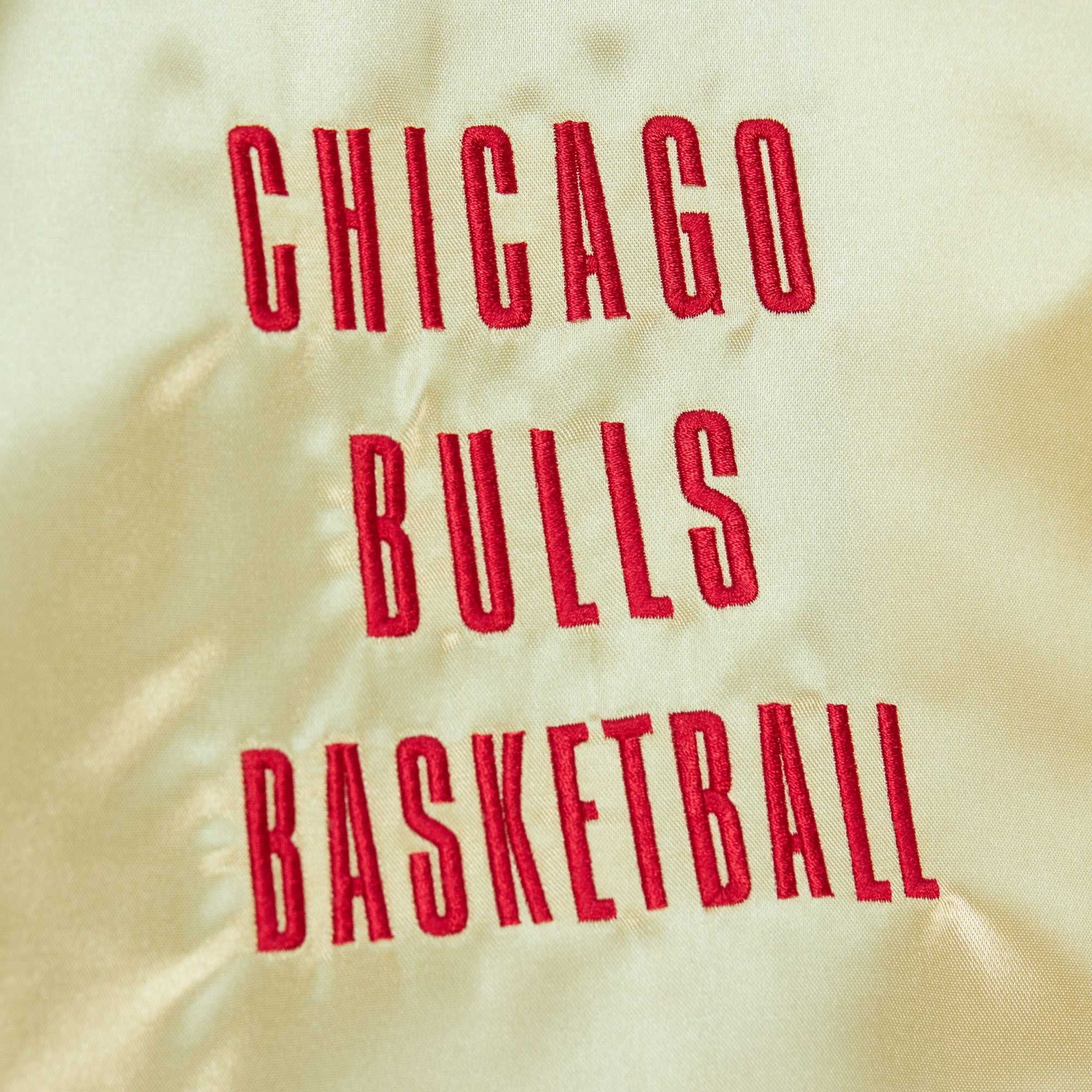 MENS MITCHELL & NESS TEAM OG 2.0 LIGHTWEIGHT SATIN JACKET VINTAGE LOGO BULLS