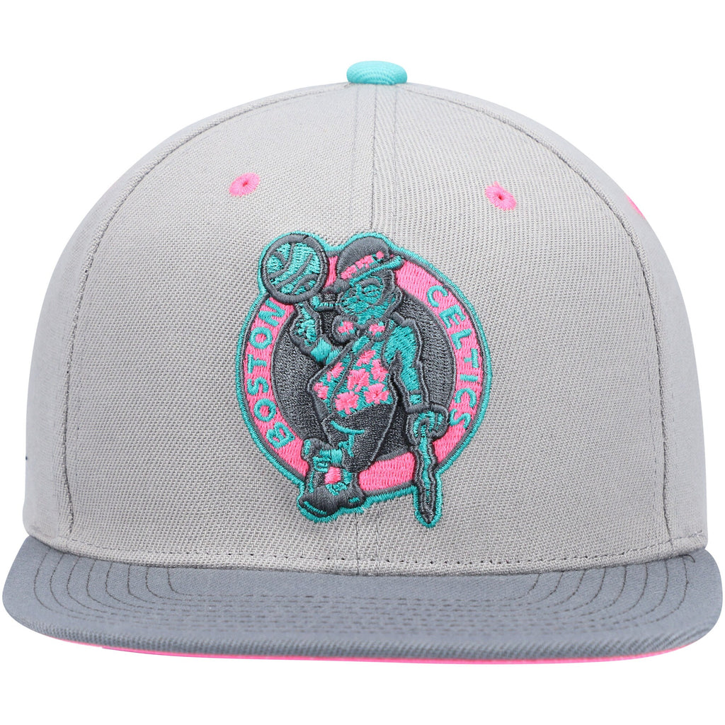MENS MITCHELL & NESS NBA GRAY WOLF MAGS SNAPBACK CELTICS - LIGHT GREY