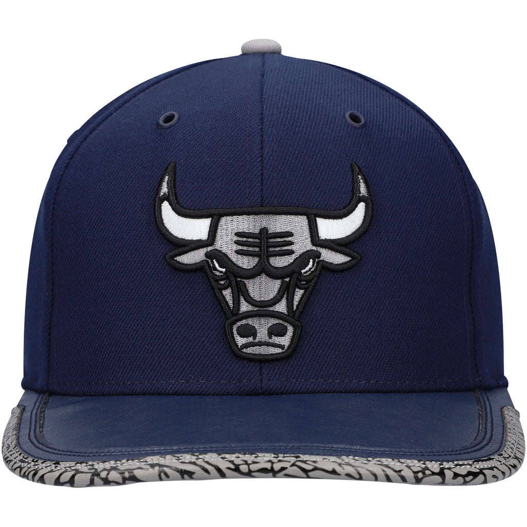 MENS MITCHELL & NESS NBA DAY 3 SNAPBACK BULLS - NAVY