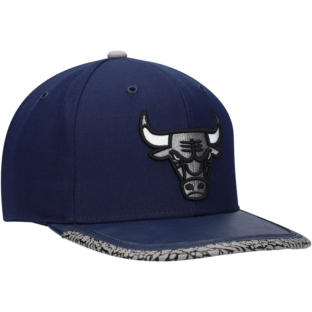 MENS MITCHELL & NESS NBA DAY 3 SNAPBACK BULLS - NAVY