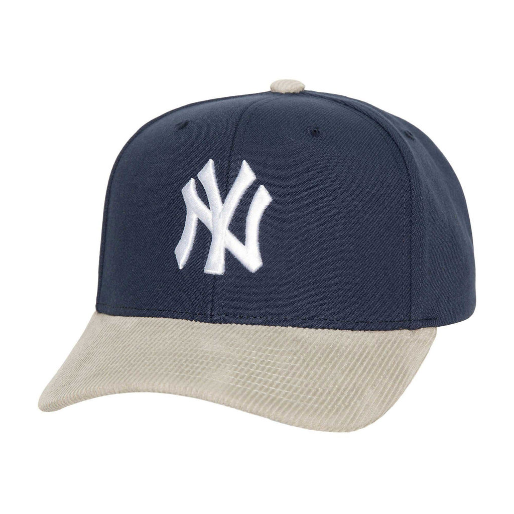 Mens Mitchell & Ness MLB CORD PRO SNAPBACK YANKEES