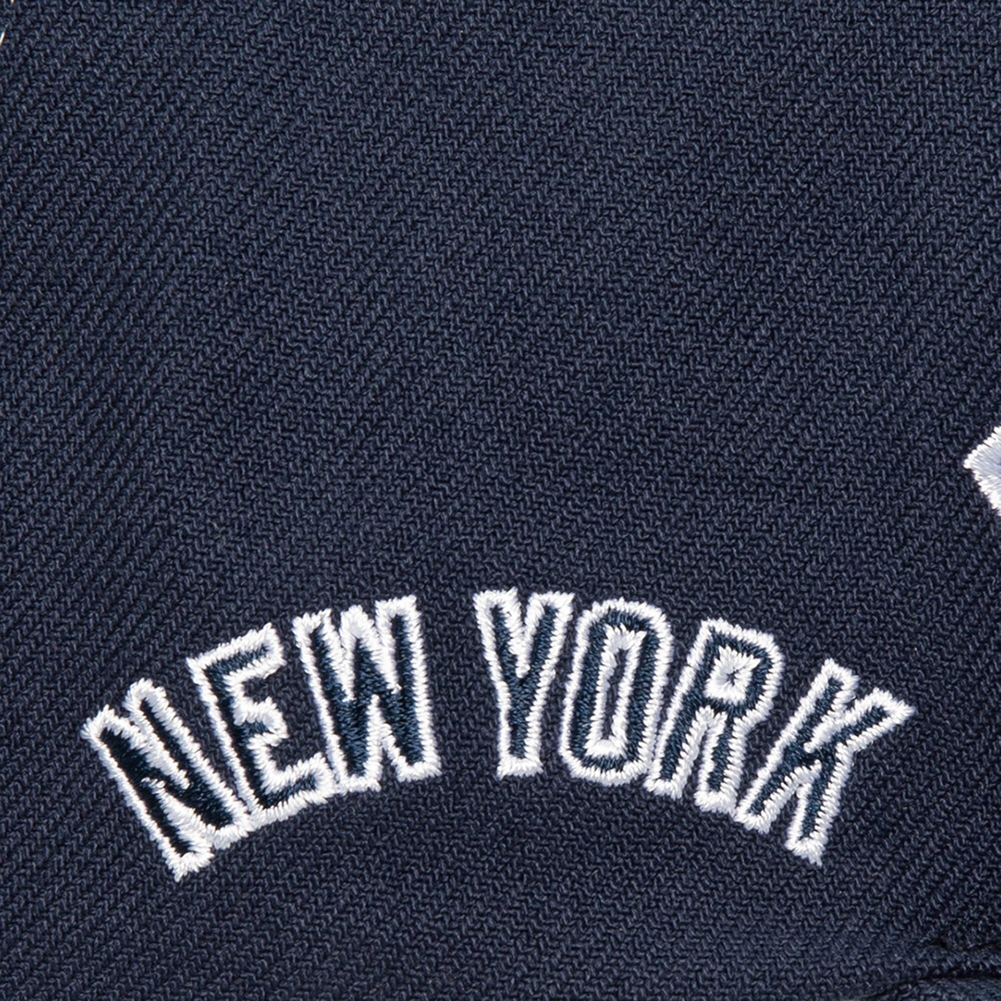Mens Mitchell & Ness MLB FULL FRONTAL SNAPBACK YANKEES