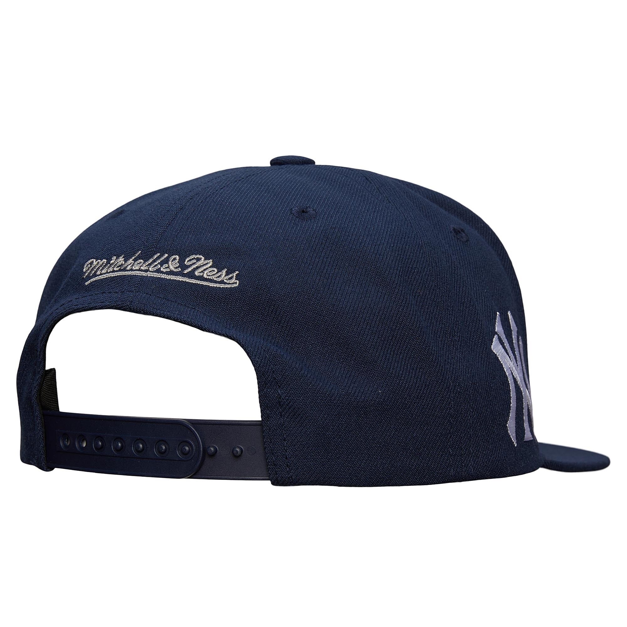 Mens Mitchell & Ness MLB TEAM TAGGED SNAPBACK YANKEES