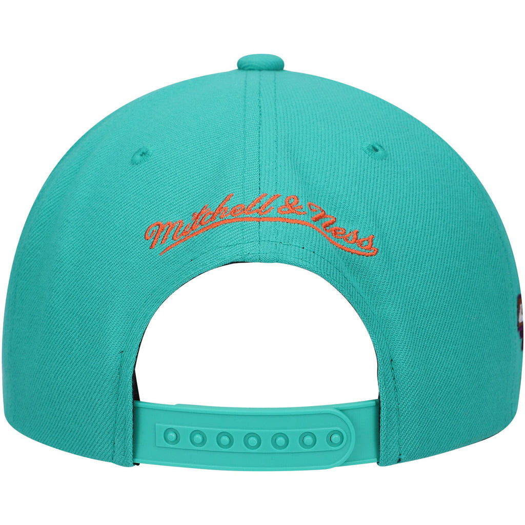 Mens MITCHELL & NESS NBA DESERT GREEN SNAPBACK BULLS