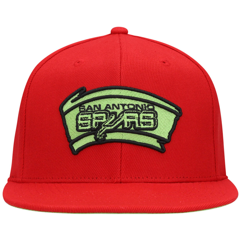 Mens MITCHELL & NESS NBA REVERSE CANDY APPLE SNAPBACK HWC SPURS