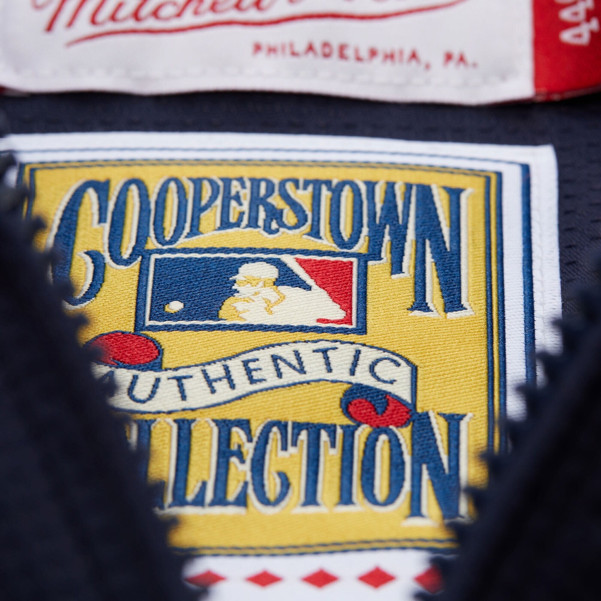 MENS MITCHELL & NESS MLB NAVY JACKET BRAVES 2005