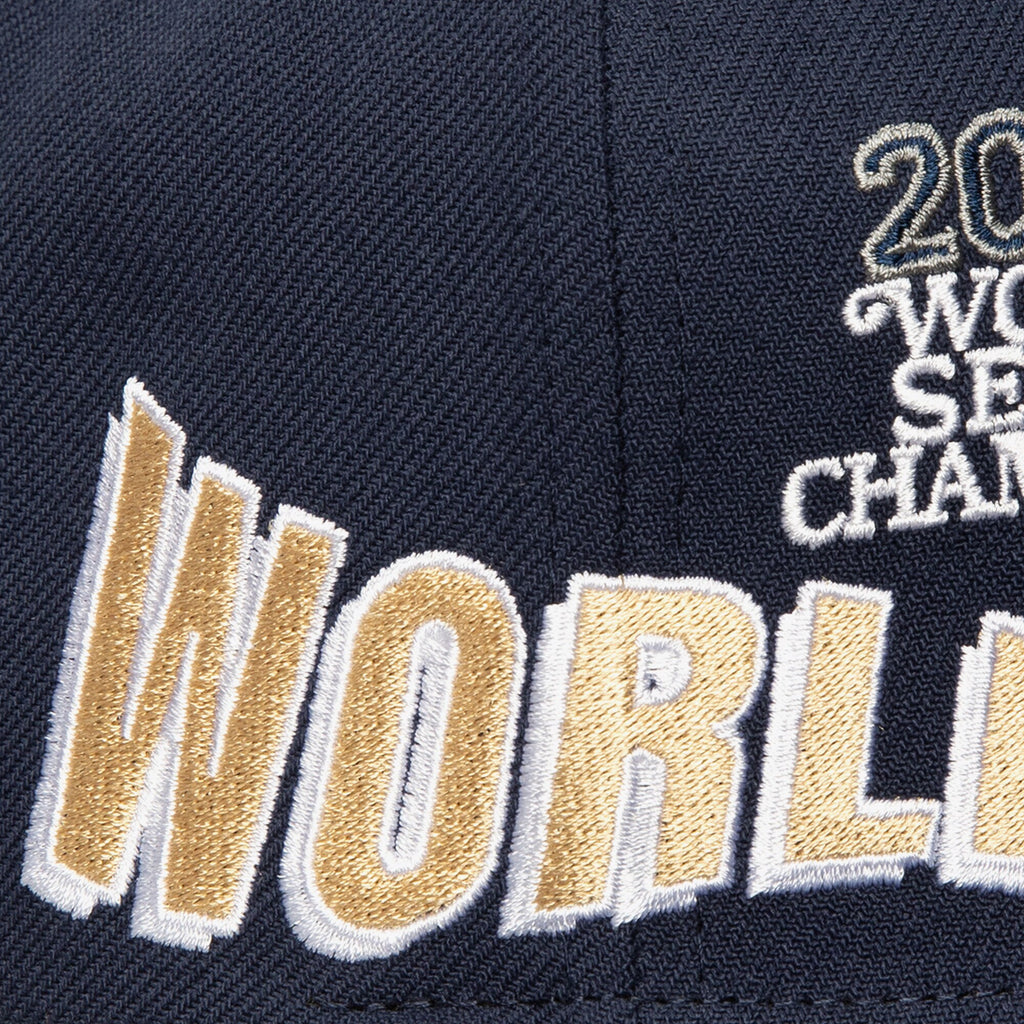 Mens Mitchell & Ness MLB WORLD CHAMPS SNAPBACK YANKEES