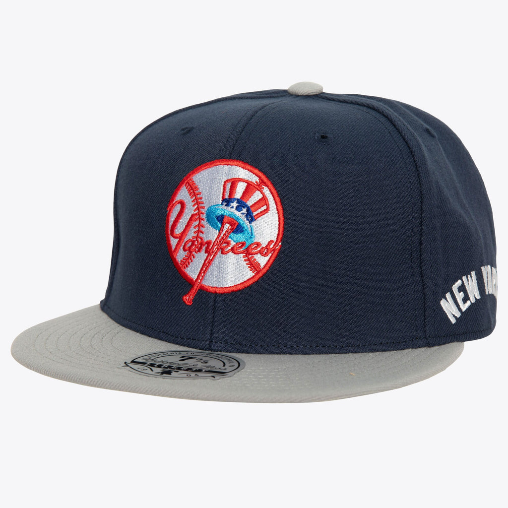 Mens Mitchell & Ness MLB BASES LOADED FITTED COOP YANKEES