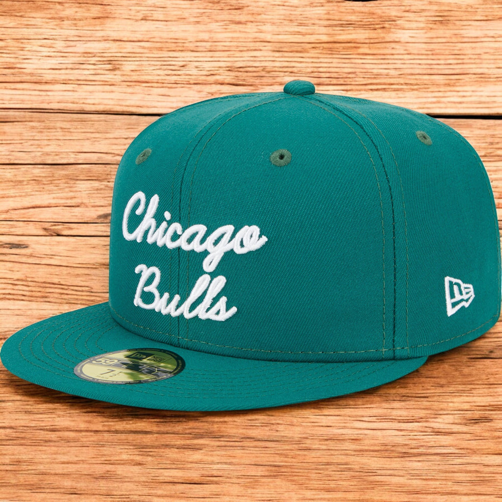 [60309638] Mens New Era NBA CHICAGO BULLS 5950 SCRIPT FITTED - KELLY GREEN