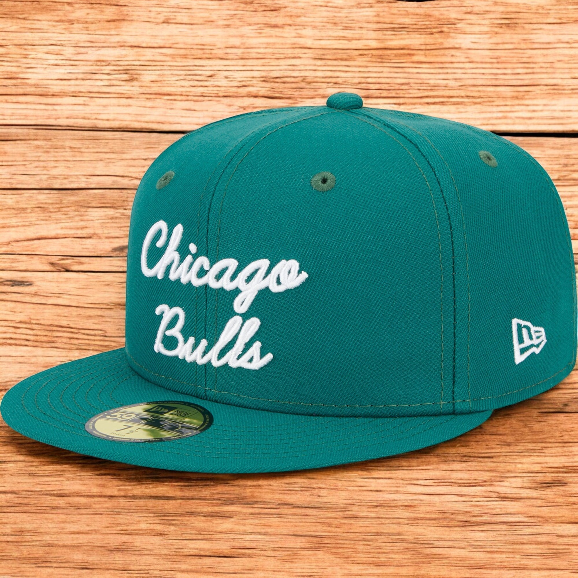 [60309638] Mens New Era NBA CHICAGO BULLS 5950 SCRIPT FITTED - KELLY GREEN