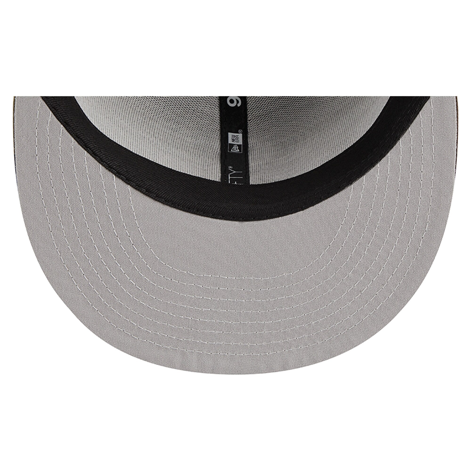 [60316817] Mens New Era MLB CHICAGO WHITE SOX 950 SNAPBACK 'WOODLAND TRUCKER'
