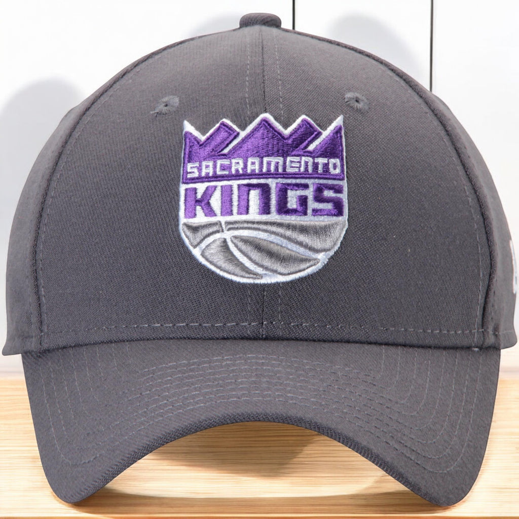 [70353301] MENS NEW ERA NBA SACRAMENTO KINGS 3930 TEAM CLASSIC FLEX - DARK GRAY