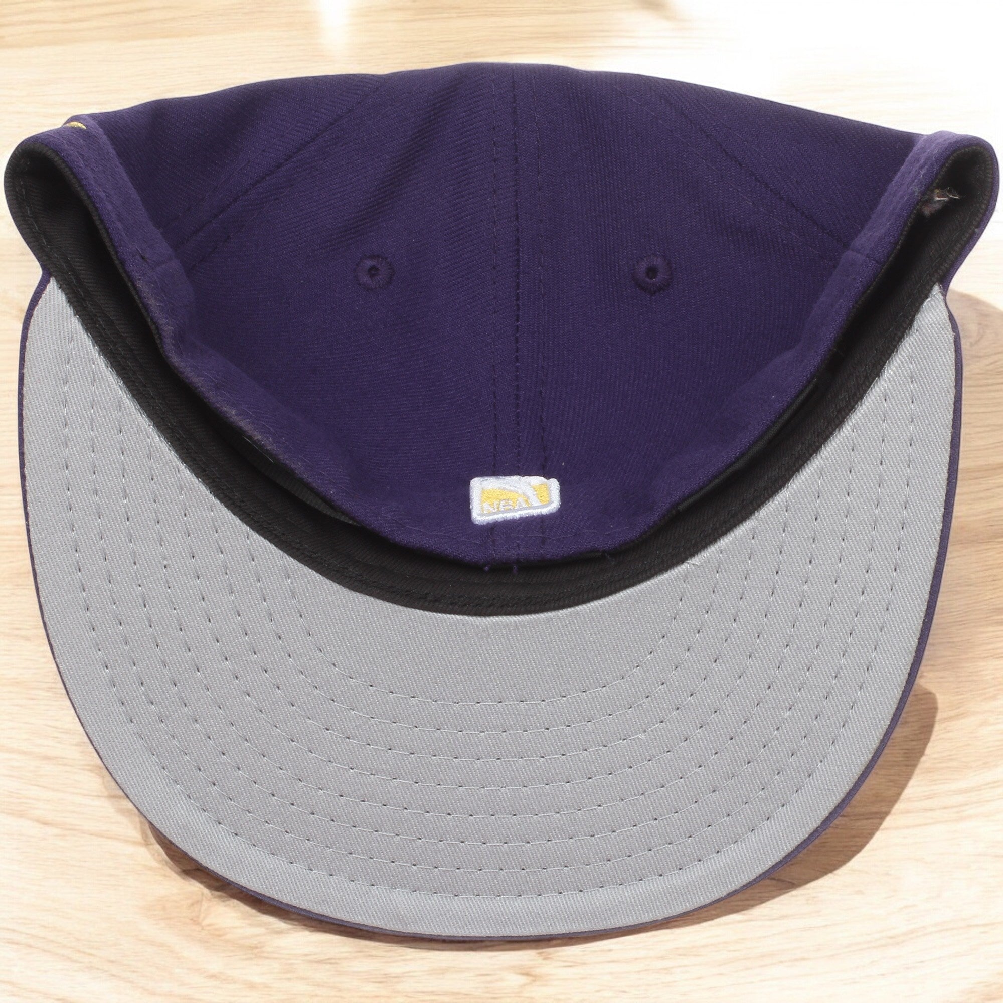 [70632836] Mens New Era NBA 5950 BASIC TEAM COLOR LOW PROFILE FITTED - LA LAKERS
