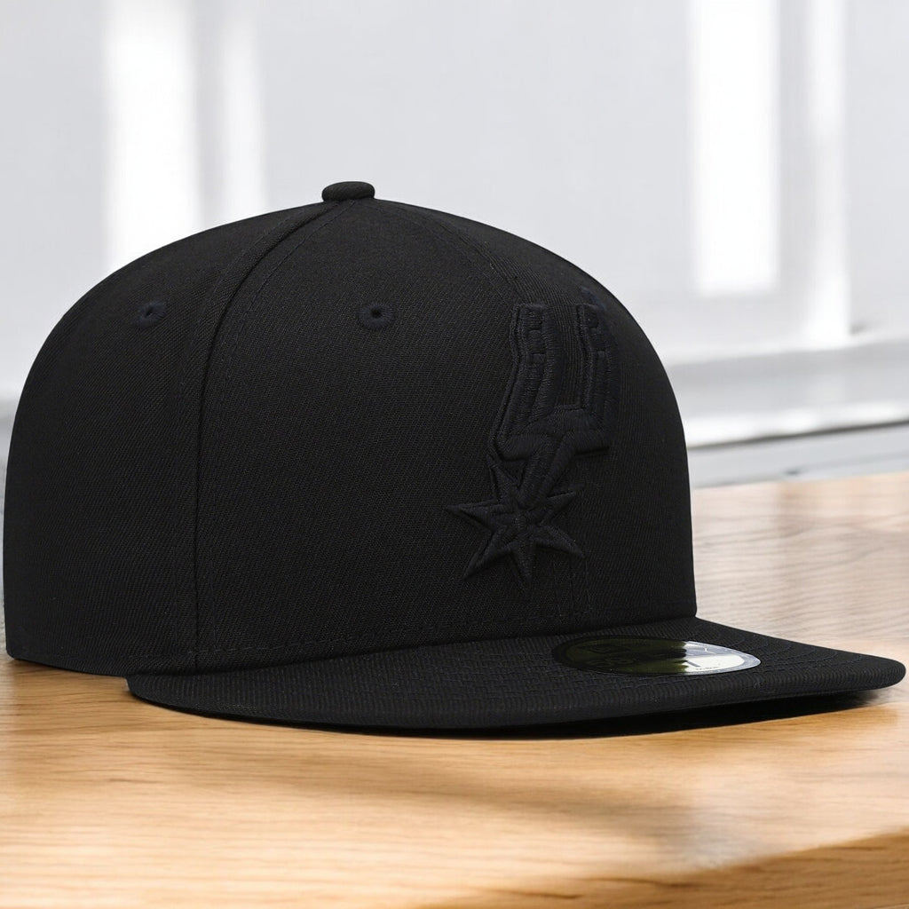 [70633005] Mens New Era NBA 5950 BLACK ON BLACK FITTED - SA SPURS