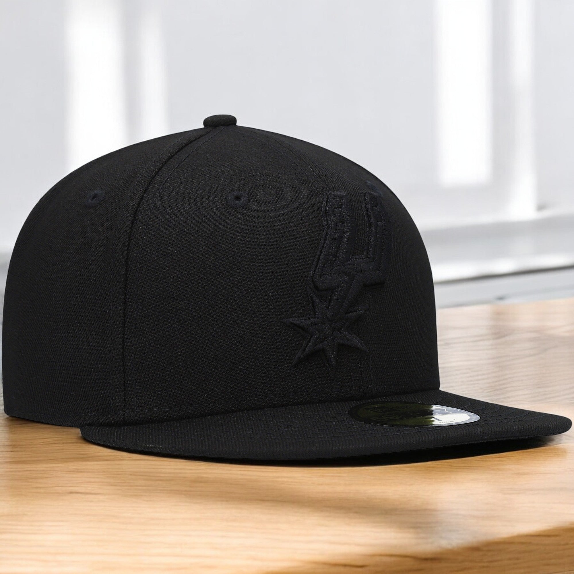 [70633005] Mens New Era NBA 5950 BLACK ON BLACK FITTED - SA SPURS