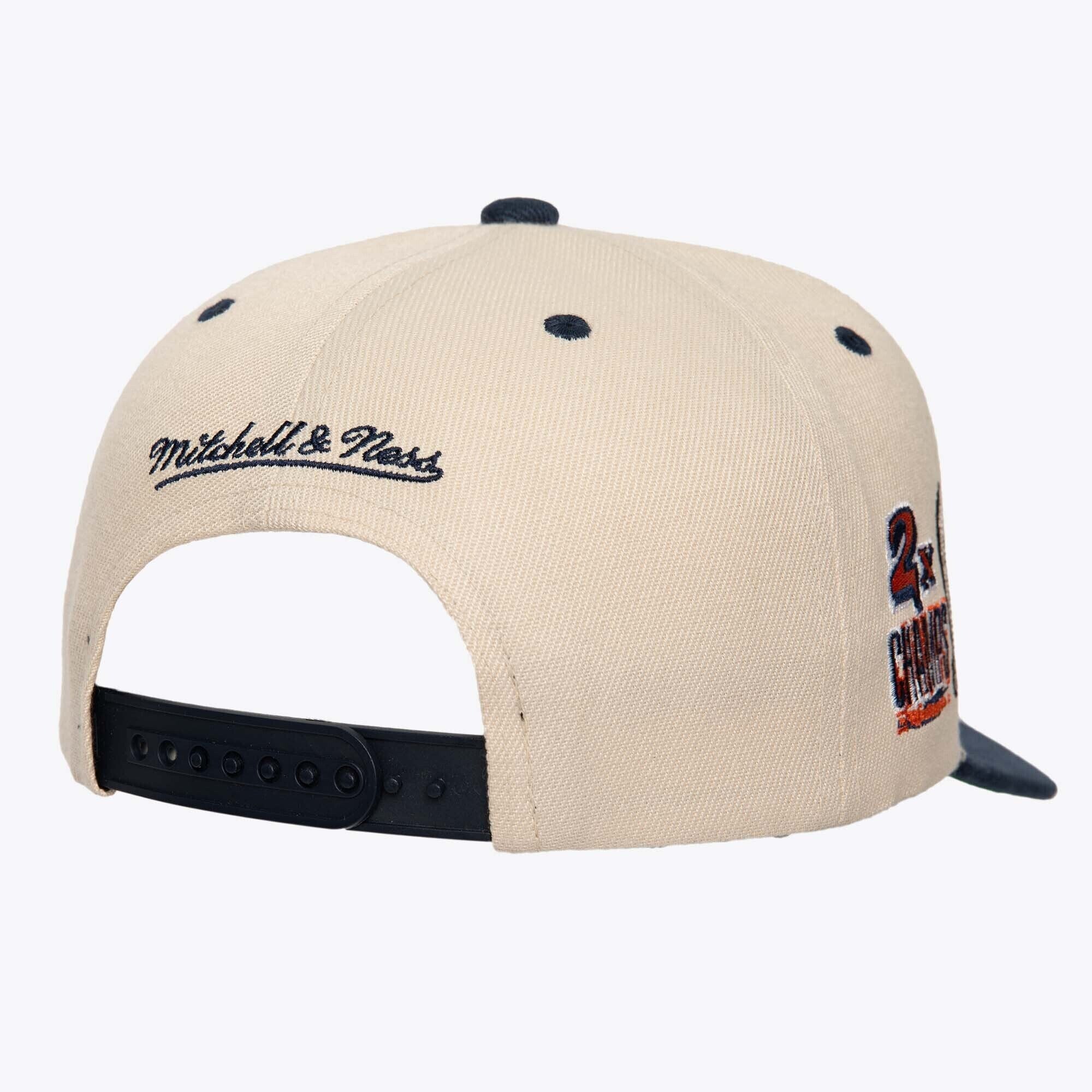 Mens Mitchell & Ness MLB LEGACY DEFINED PRO SNAPBACK ASTROS