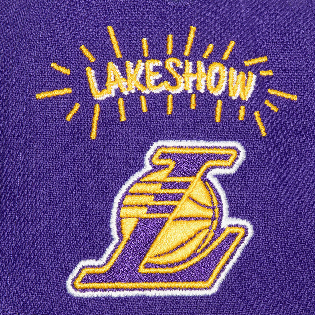 MENS MITCHELL & NESS NBA ALL OUT SNAPBACK LAKERS - PURPLE