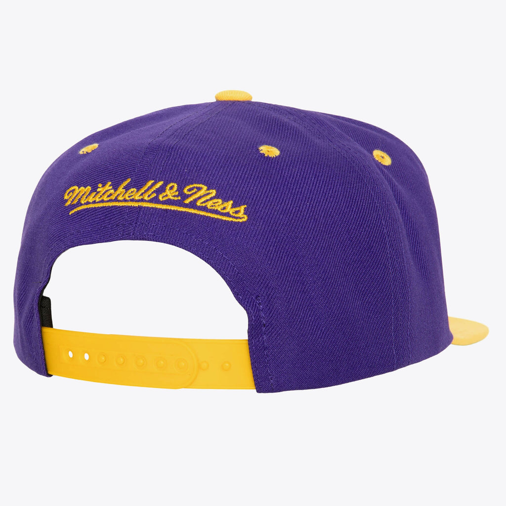 MENS MITCHELL & NESS NBA BUZZ SNAPBACK LAKERS - PURPLE