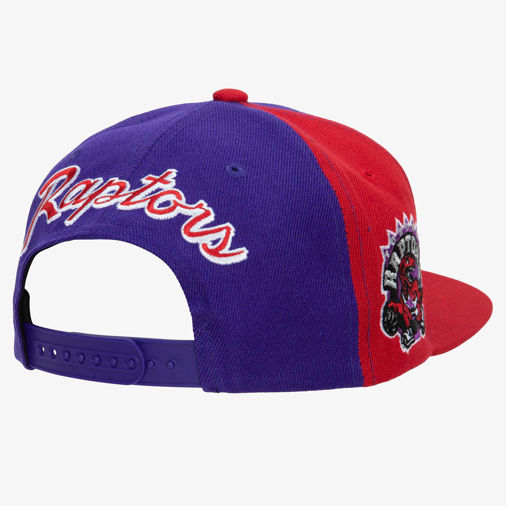 MENS MITCHELL & NESS NBA REAR SCRIPT DEADSTOCK SNAPBACK HWC RAPTORS - PURPLE-RED