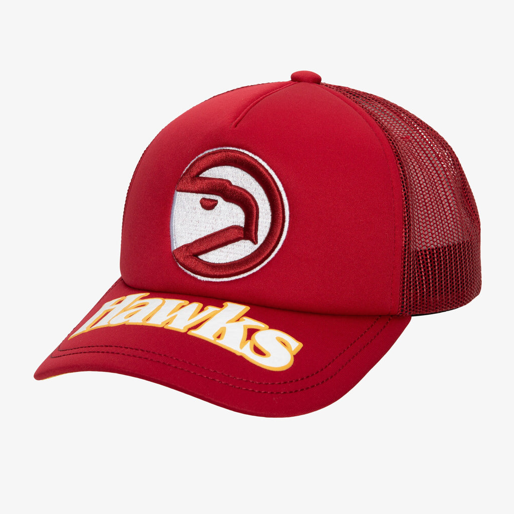 MENS MITCHELL & NESS NBA PUFF THE MAGIC TRUCKER HWC HAWKS