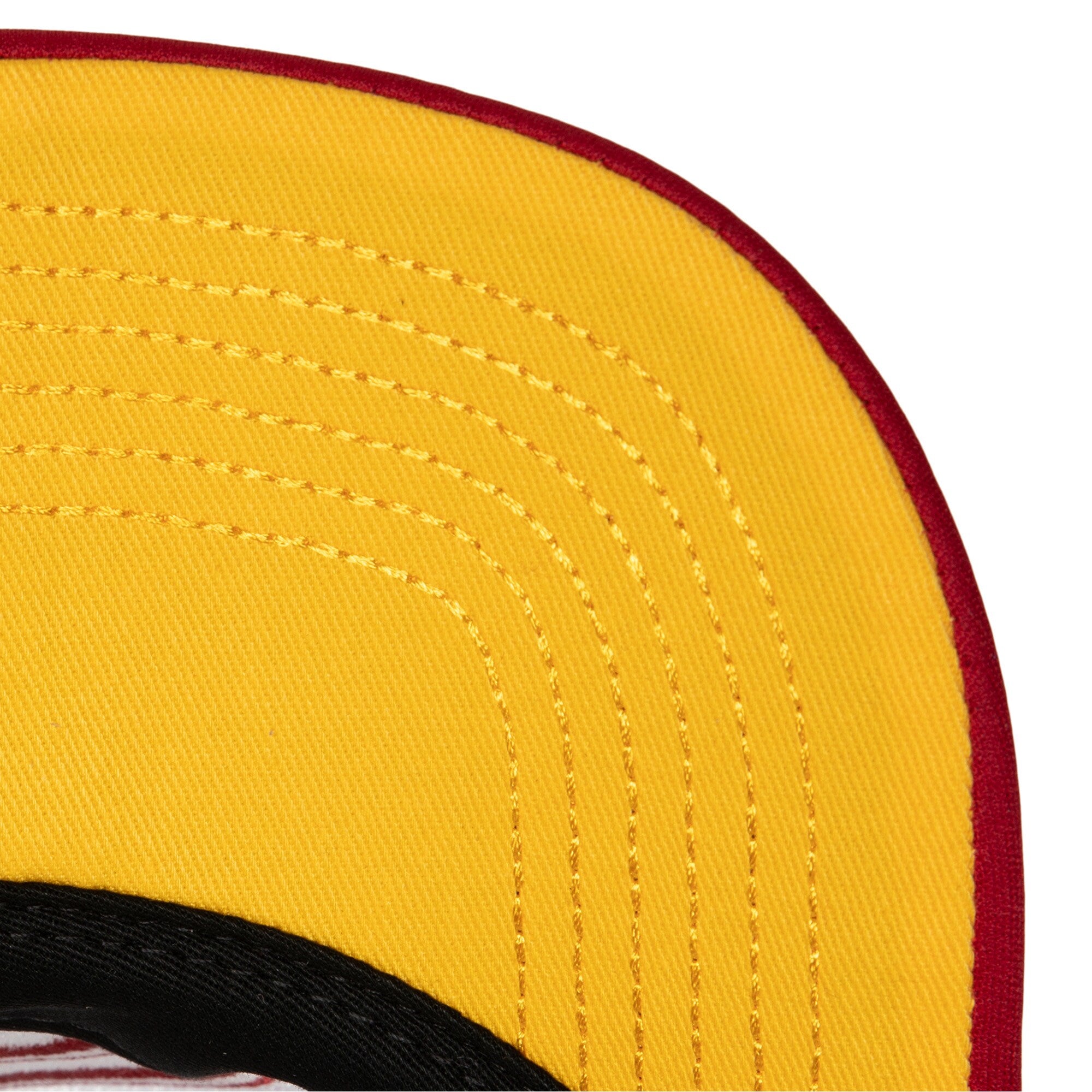 MENS MITCHELL & NESS NBA PUFF THE MAGIC TRUCKER HWC HAWKS