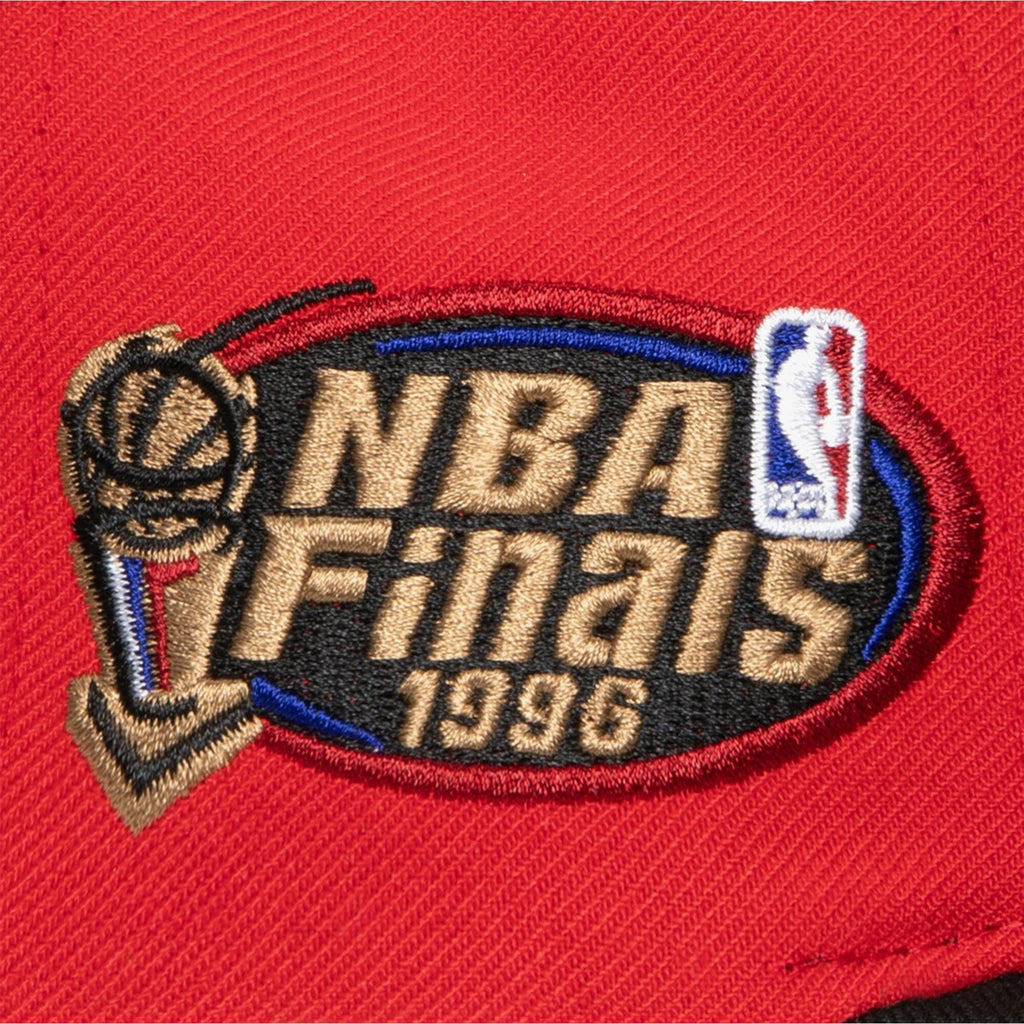 MENS MITCHELL & NESS NBA THE FINALS SNAPBACK BULLS - RED-BLACK