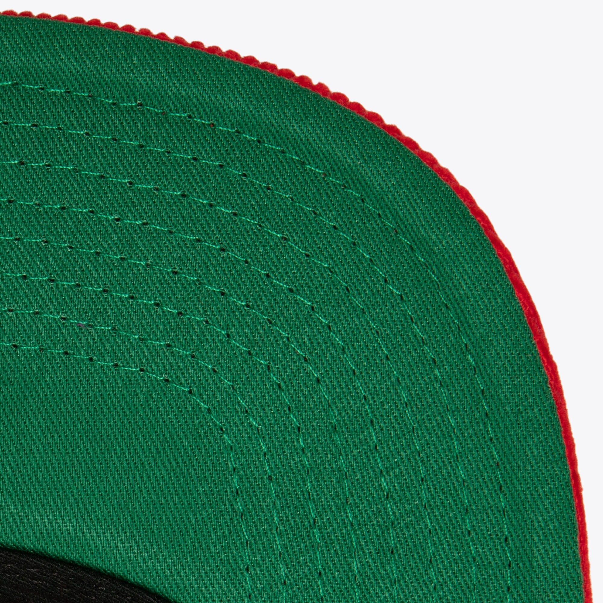 MENS MITCHELL & NESS NBA ALL DIRECTIONS SNAPBACK BULLS - RED