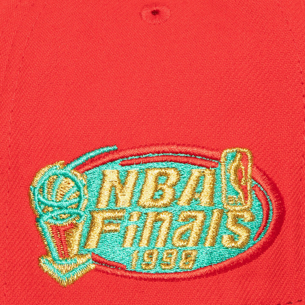 MENS MITCHELL & NESS NBA MISTLETOE SNAPBACK BULLS - RED