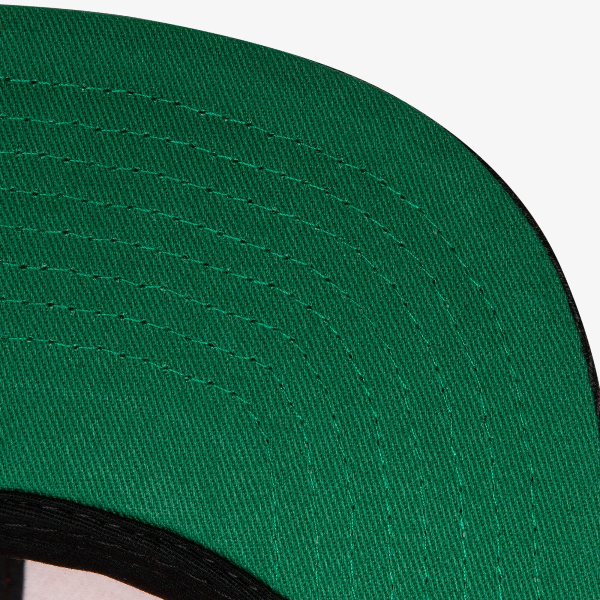 MENS MITCHELL & NESS NBA SHARKTOOTH SNAPBACK HWC 76ERS - BLACK-RED