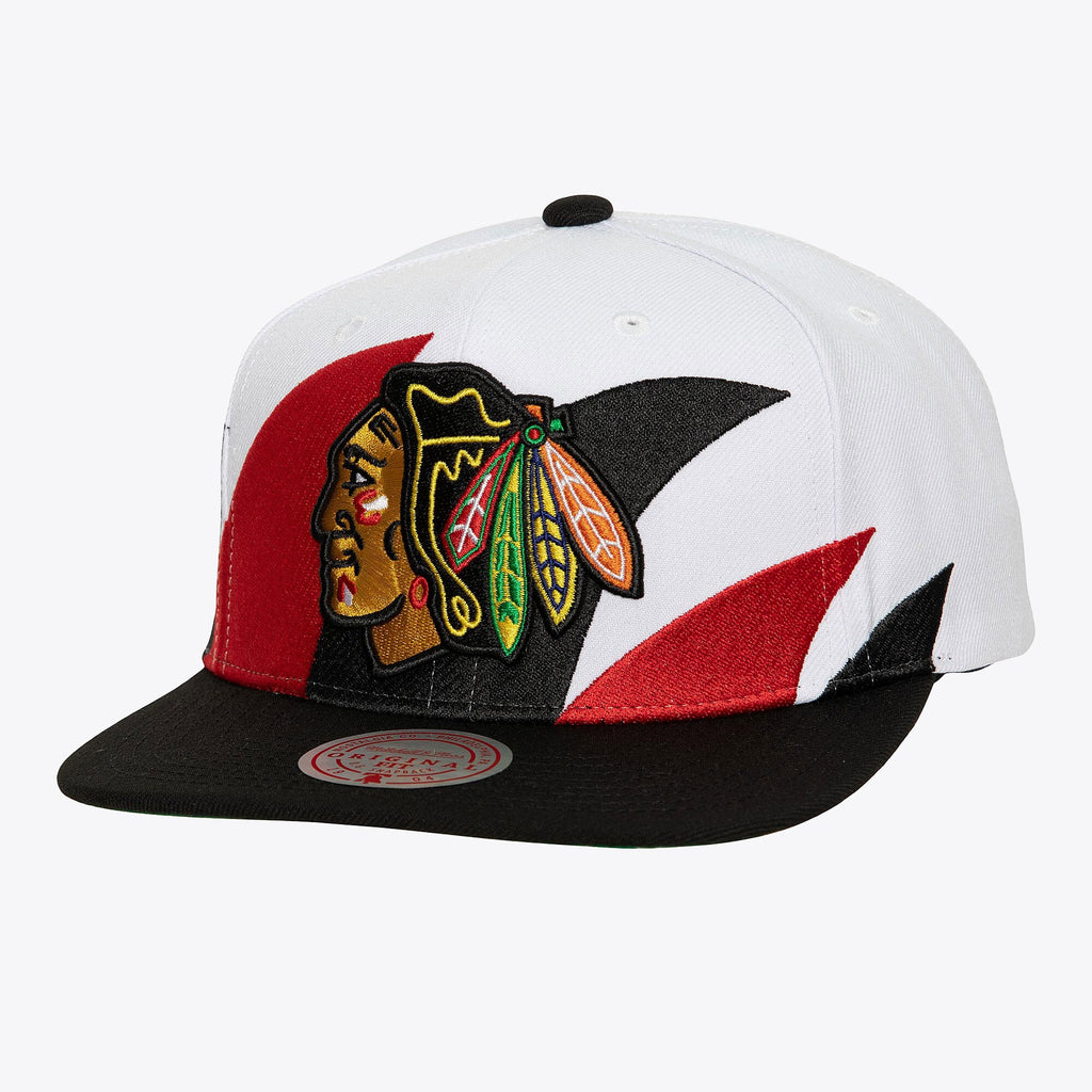 MENS MITCHELL & NESS NHL VINTAGE SHARKTOOTH SNAPBACK BLACKHAWKS - WHITE