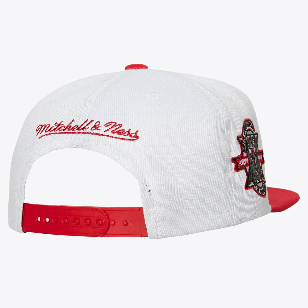 MENS MITCHELL & NESS NBA TOSS UP SNAPBACK BULLS - WHITE
