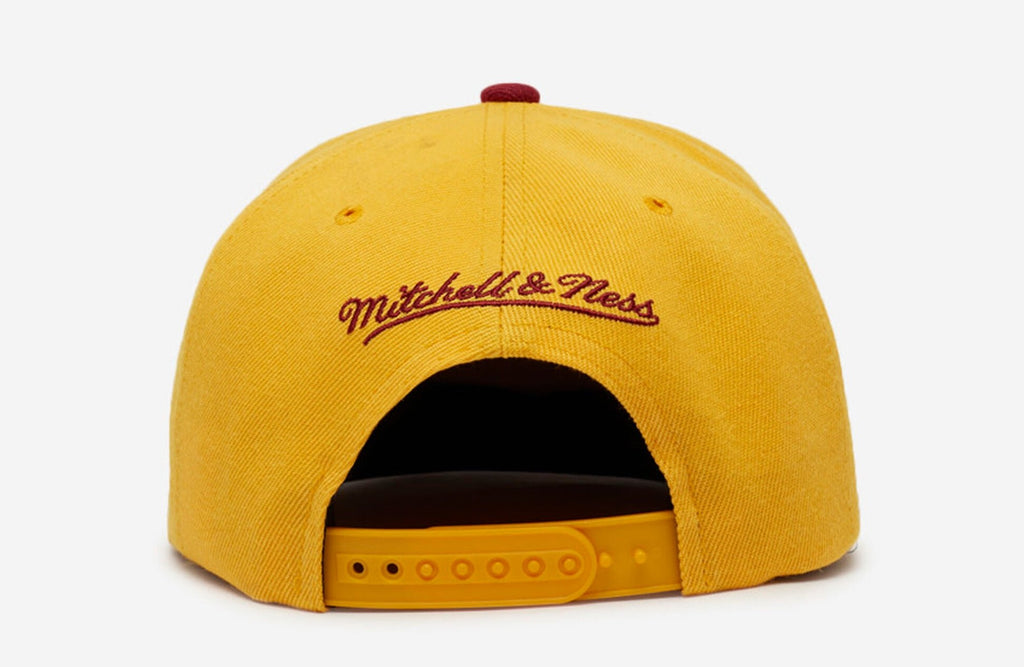 MENS MITCHELL & NESS NBA CORE BASIC SNAPBACK HEAT - LIGHT GOLD-SCARLET