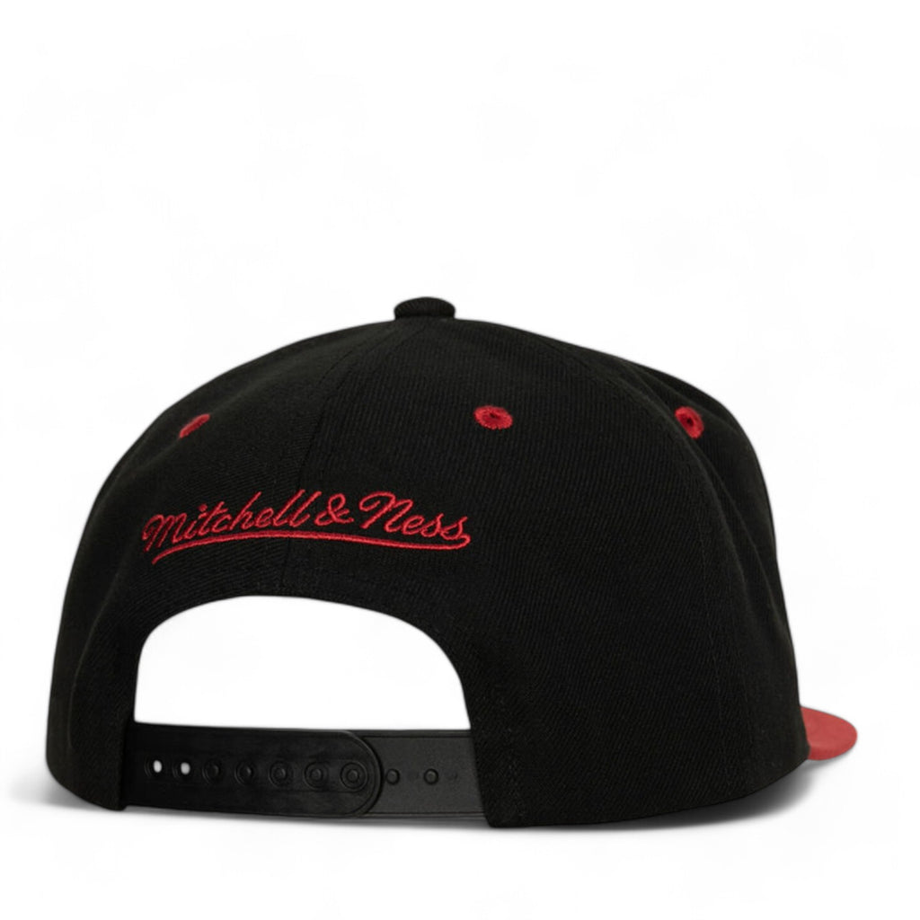 MENS MITCHELL & NESS NBA BREAKTHROUGH SNAPBACK HWC 76ERS - BLACK