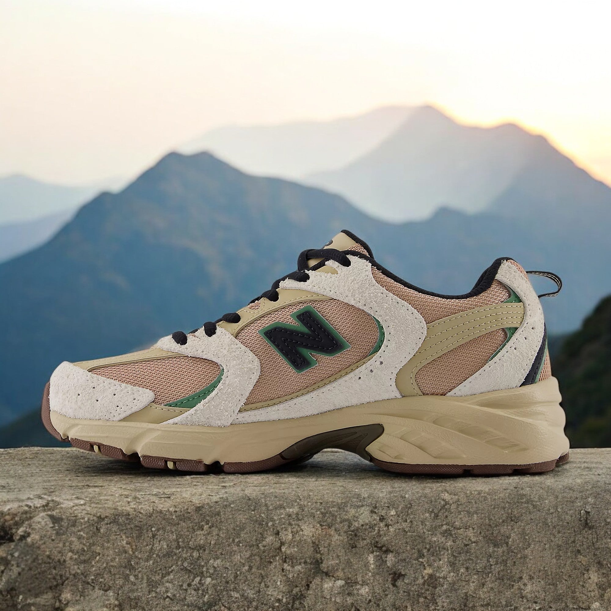 [MR530SND] WOMENS NEW BALANCE 530 'LINEN INCENSE'