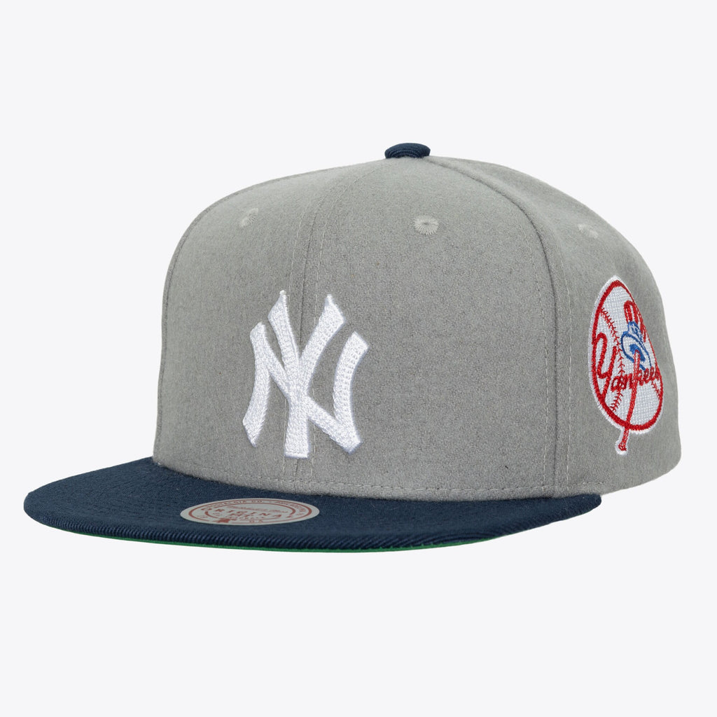 [HS9457-NYYGREY] MENS MITCHELL & NESS MLB MELT STITCH SNAPBACK YANKEES