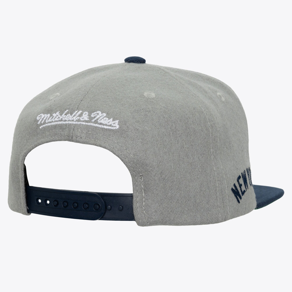 [HS9457-NYYGREY] MENS MITCHELL & NESS MLB MELT STITCH SNAPBACK YANKEES