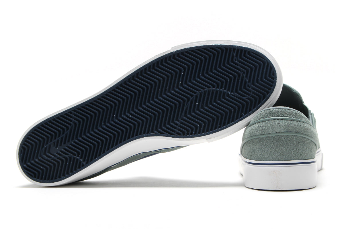 [FN5893-300] MENS NIKE SB JANOSKI+ SLIP 'CLAY GREEN SUMMIT WHITE'