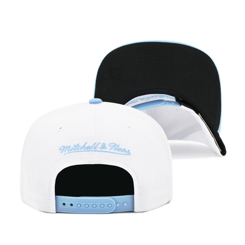 MENS MITCHELL & NESS NBA UNIVERSITY HOME 2TONE SNAPBACK BULLS - WHITE-LIGHT BLUE