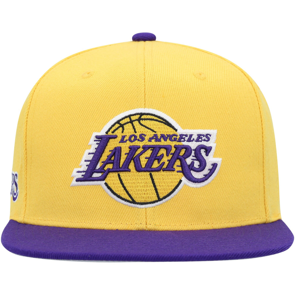 MENS MITCHELL & NESS NBA SIDE CORE 2.0 SNAPBACK LAKERS - YELLOW-PURPLE